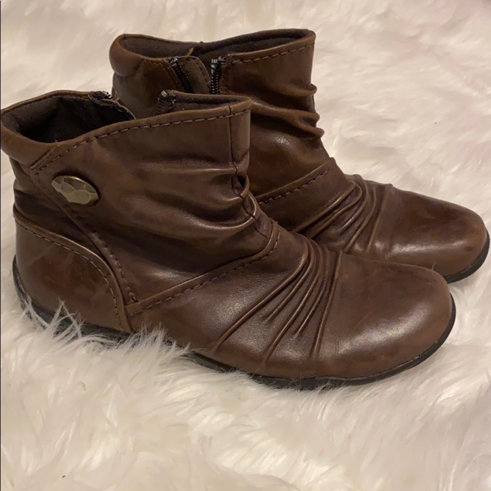 Clarks leather booties